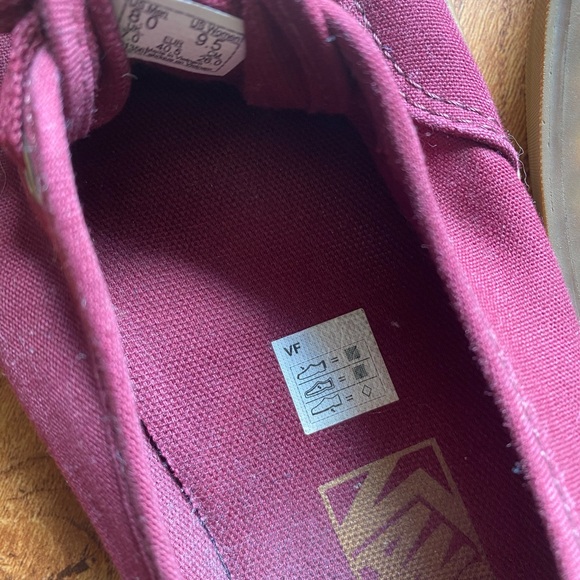 VANS shoes VANS OFF THE WALL Classic Canvas Burgundy women 9.5 - Picture 2 of 3